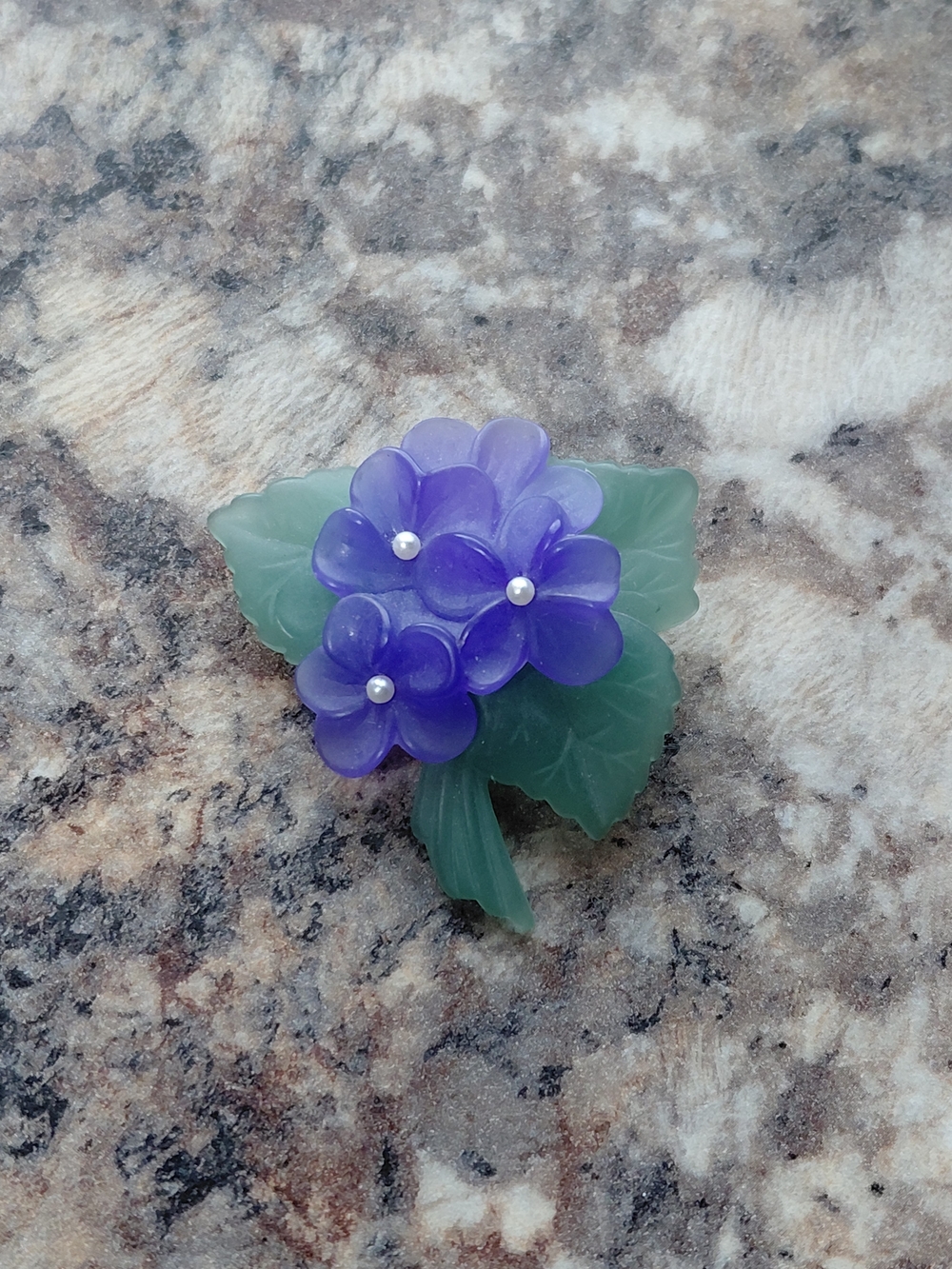 Vintage 1983 Avon Sweet Violets Bouquet Frosted Purple & Green Lucite Pin Brooch